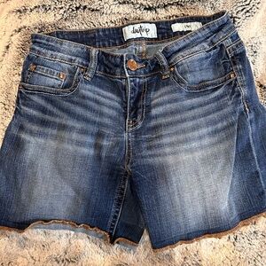 Day trip blue jeans shorts size 28